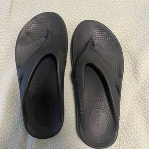 Oofos sandals